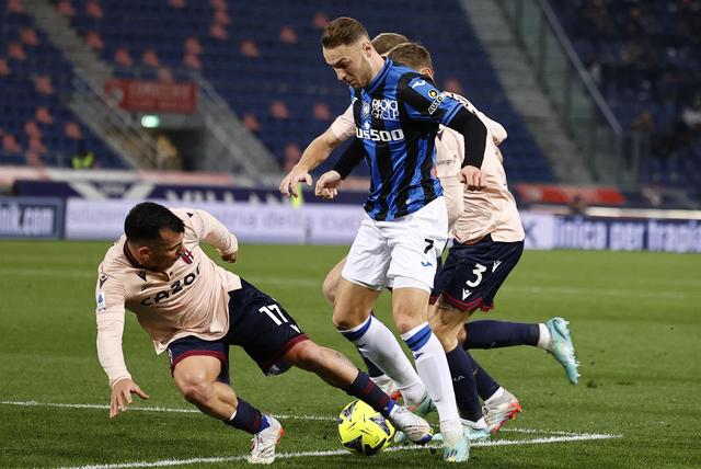 关于亚特兰大训练开放日，赛后队长鼓劲引欢呼，意甲在即，纪律约束更严格的信息