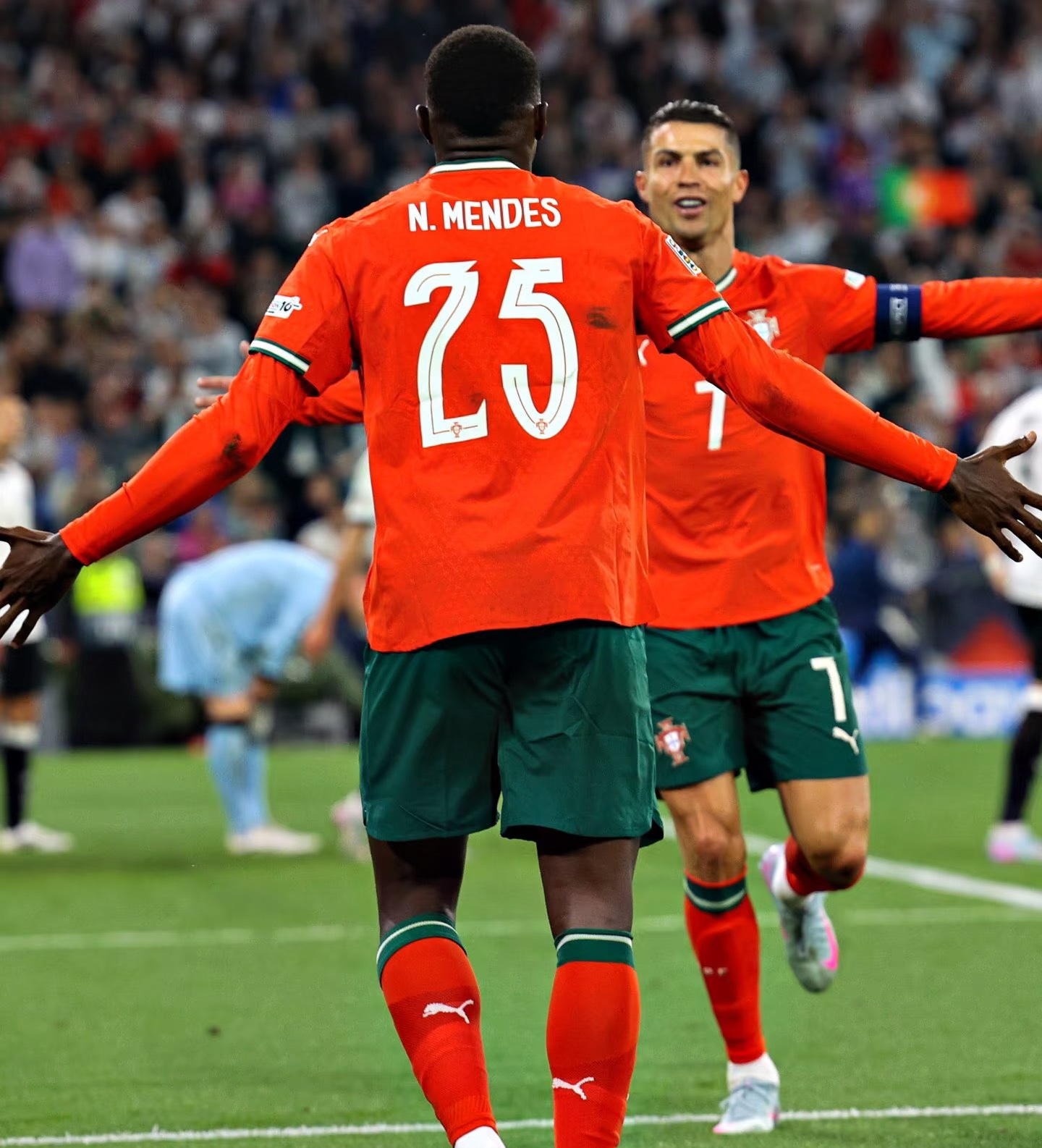 关于里程碑夜！葡萄牙体育伤情更新，CBA季后赛今晨刷纪录，赛场秩序良好，高层口径保持一致的信息