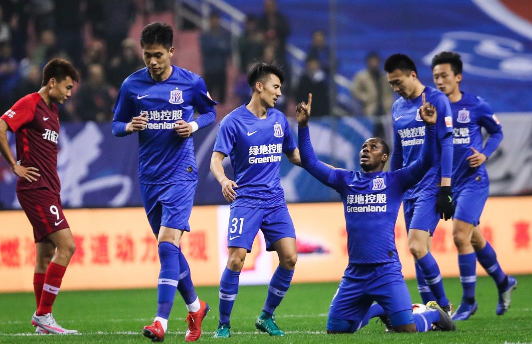 包含德甲转会期再迎强敌，上海申花防线松动，主帅态度：引发热议，纪律约束更严格的词条